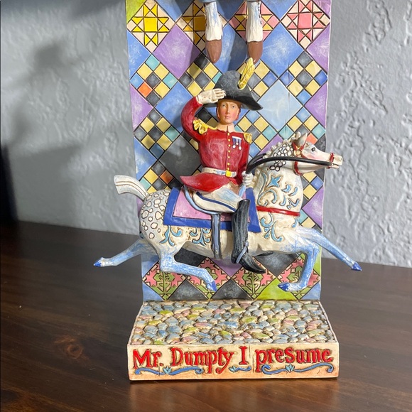Mr. Dumpty Decorative Figurine - Colorful Hand-Painted Display - Picture 4 of 7